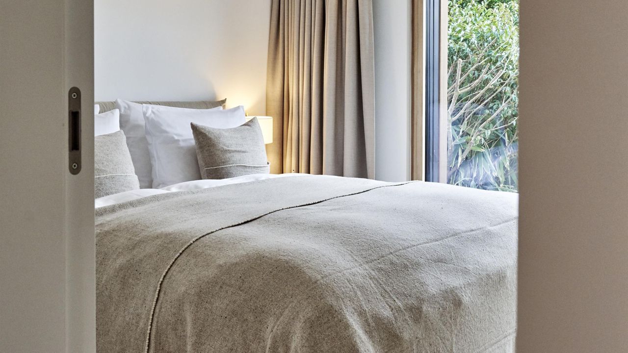 FW1_Schlafzimmer_1b FW1_Schlafzimmer_1b